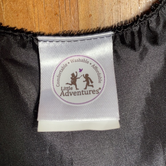 Pirate Cape and Skull Cap- EUC - Picture 6 of 9